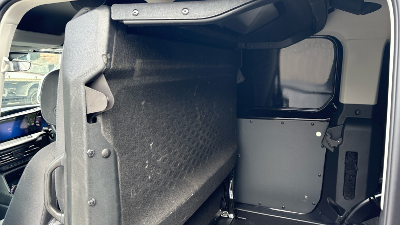 Ford Transit Connect 250 L2 Petrol 1.5 EcoBoost PHEV 150 Active FlexCab Van Auto